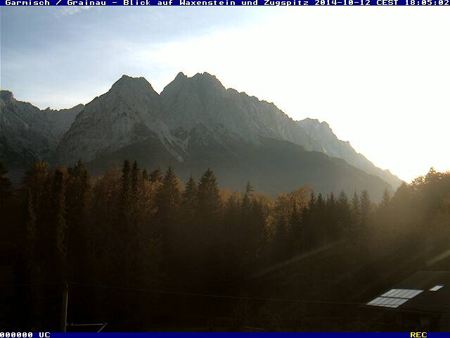 Klicken Sie auf das Bild um die Webcam zu besuchen.